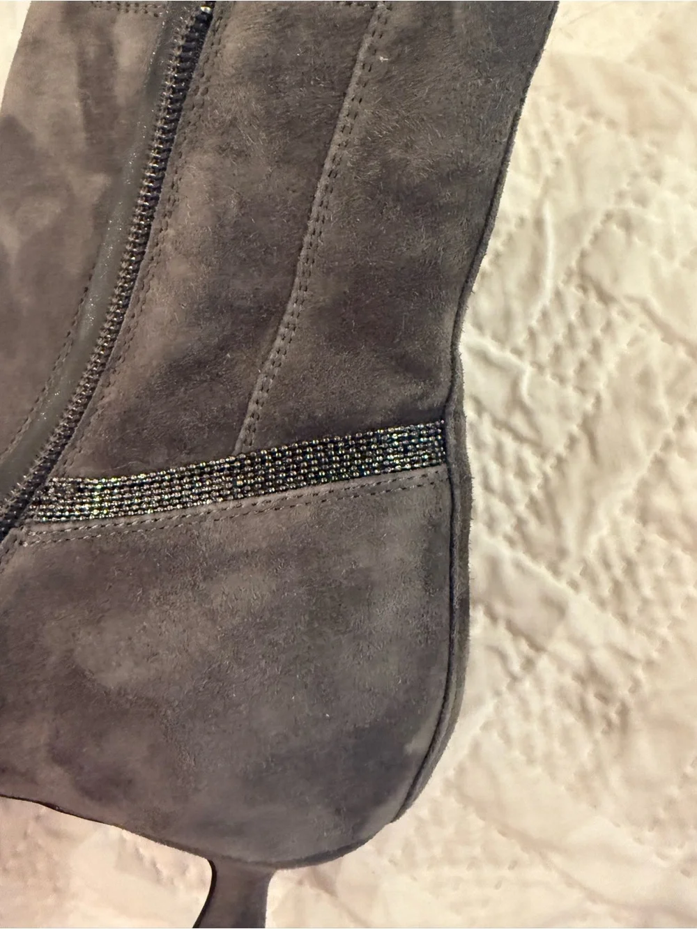 Van Eli Women's Gray Suede Pointed-Toe Ankle Boots